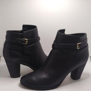 COLE HAAN LEATHER BOOTIES SIZE 8B STRAP DESIGN